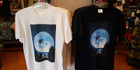 ユニバーサルスタジオセレクトのE.T.のTシャツ（3,900円）| キャステル | CASTEL ディズニー情報