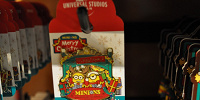 MINION MERRY CHRISTMASピンバッチ| キャステル | CASTEL ディズニー情報