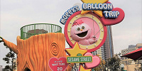 モッピーのバルーントリップ看板／USJ| キャステル | CASTEL ディズニー情報