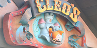 クレオズの看板| キャステル | CASTEL ディズニー情報