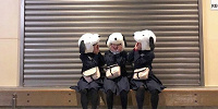 ツートンカラーで揃えた制服×ぬいぐるみハットコーデ| キャステル | CASTEL ディズニー情報
