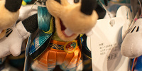 マックス　ぬいぐるみバッジ| キャステル | CASTEL ディズニー情報
