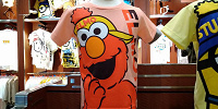 エルモのTシャツ| キャステル | CASTEL ディズニー情報
