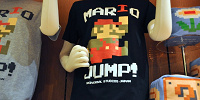 ジャンプマリオTシャツ（ブラック）| キャステル | CASTEL ディズニー情報
