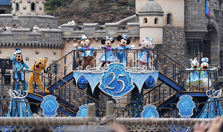 【ディズニーシー25周年ショー】スパークリング・ジュビリー・セレブレーションはどんなショー？登場キャラクター、陸上演出はどんな感じ？