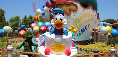 ディズニー おすすめの誕生日プレゼント チケット バースデーシール グッズ レストランまとめ