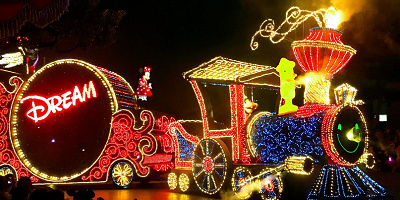 エレクトリカル・パレードで流れている曲は？40を超える使用楽曲を一挙紹介！