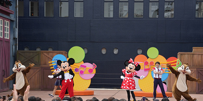 【2022年8月】ディズニー夏休み・お盆の混雑予想＆楽しみ方紹介♪空いている日はいつ？子どもチケット半額情報も！