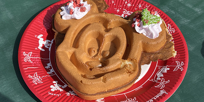 【2023】ディズニークリスマスフード一覧！食べ歩きフードから冬ならではの特別なコースメニューも！