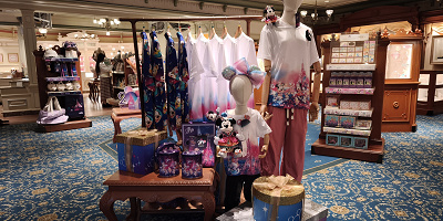 【香港ディズニー20周年グッズ】ミッキー＆フレンズ・グランドセレブレーショングッズ全61種まとめ！カラフルなお土産の値段と販売場所