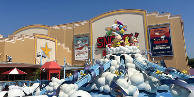 【USJ】スヌーピースタジオ攻略ガイド！何がある？ジェットコースターやグリーティング、お土産ストアを完全網羅