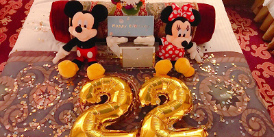 ディズニーでのサプライズ15選！誕生日&記念日に！彼氏彼女・友達にプレゼントしよう