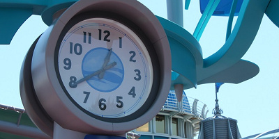 なぜ？ディズニーの開園・閉園時間が日によって異なるヒミツ！貸し切りや8:15分開園情報も！