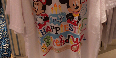 ディズニーで買えるTシャツ7選。カップル・親子・友達と！