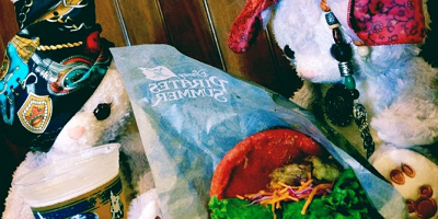 【2025】ディズニーシーのビール！種類・値段・販売場所まとめ！期間限定ビアカクテルと注意点も！