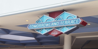 【ハンバーガーショップ】トゥモローランド・テラスを徹底解説！メニュー＆値段！パレードを観るコツも！