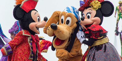 【ディズニー】人気の犬キャラ「プルート」徹底解説！グッズ・誕生日・会える場所はどこ？