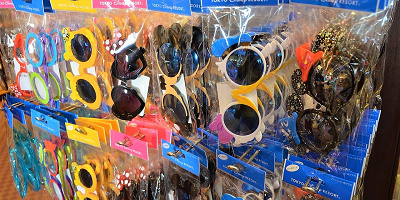 ディズニーランド＆シーで買えるめがね19選！キャラクターモチーフのファッショングッズ！