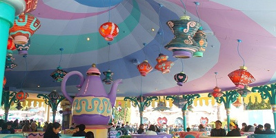 【必見】「アリスのティーパーティー」グッズ8選！再現度の高いマグカップやティーポットまとめ！