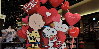 【2020】USJのスヌーピーバレンタイングッズ45選！ハートモチーフの雑貨、ぬいぐるみ、キーチェーン