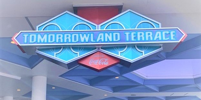 【トゥモローランド・テラス】ディズニーランドの大型バーガー店まとめ！場所・メニュー・食レポなど！