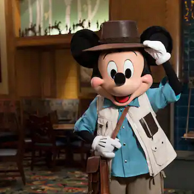 カリフォルニアディズニーのキャラクターに会えるレストラン