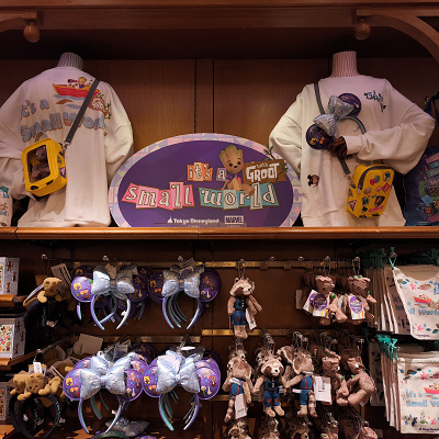 イッツ・ア・スモールワールドwithグルートグッズ