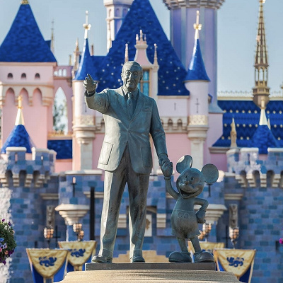 空飛ぶダンボ は すべてピンクの象になるはずだった キャステル Castel ディズニー情報