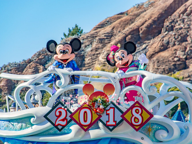 最新 ディズニーお正月イベント Tdsは主役のプルートとミッキーたちが新年のお祝い