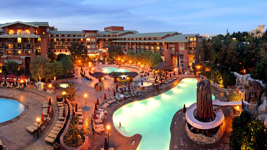 カリフォルニアディズニー 3つの直営ホテルまとめ 予約方法 特徴やレストラン情報 プール