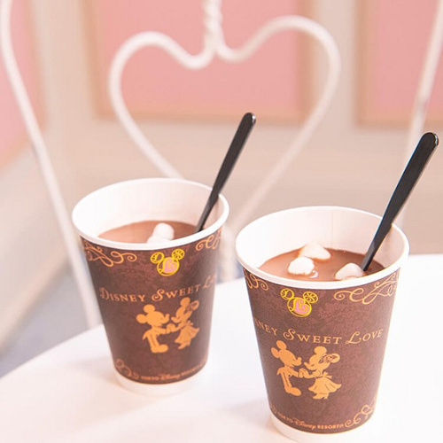 ディズニーランドの食べ歩きメニュー あったかグルメ ドリンクまとめ 寒い季節にピッタリ