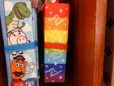 22 ディズニーレジャーシート ポータブルクッション13選 値段 販売場所まとめ