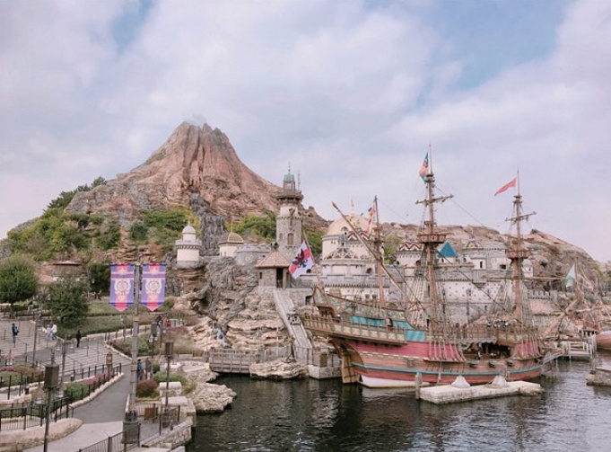 ディズニーランドとシー カップルでデート行くならどっち