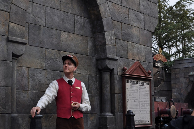 ハリポタ用語 マグル とは 映画に登場するマグルのキャラクター Usjではゲストもマグル