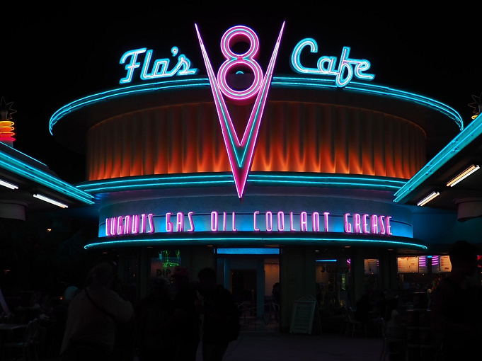 フローのv8カフェは 実際にレストランになっています キャステル Castel ディズニー情報