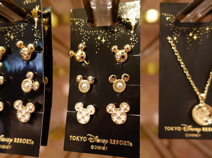 ディズニーのピアス イヤリング57種類まとめ ランド シーの人気アクセサリー