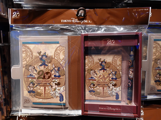 11 1発売 ディズニーシー周年グッズ14選 年間の思い出がデザインされたお土産まとめ