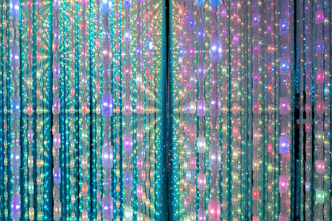 体験談 最新チームラボボーダレスお台場を攻略 チケット 混雑 見どころ 服装の注意点も