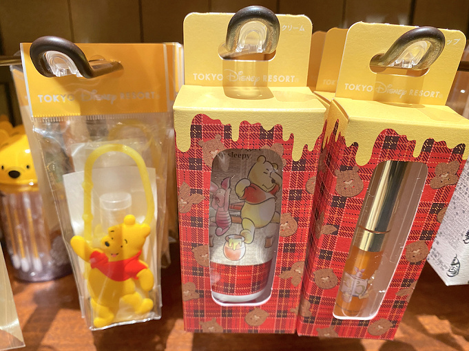 21 プーさんグッズ90選 ディズニーで買えるお菓子やぬいぐるみ ベビー用品も