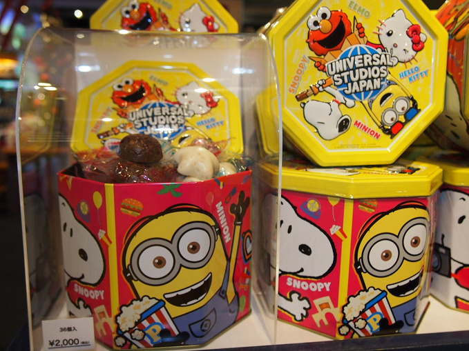22 Usjのお土産お菓子まとめ 進撃の巨人 セーラームーン モンハン マリオ ミニオン スヌーピー セサミストリート ティムのお菓子