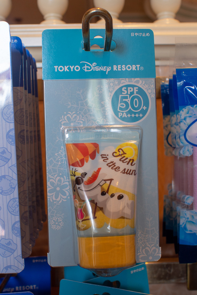 ディズニー 持ち物を少なくするポイント 最低限の必需品はこれ 夏 冬それぞれで必要なものも