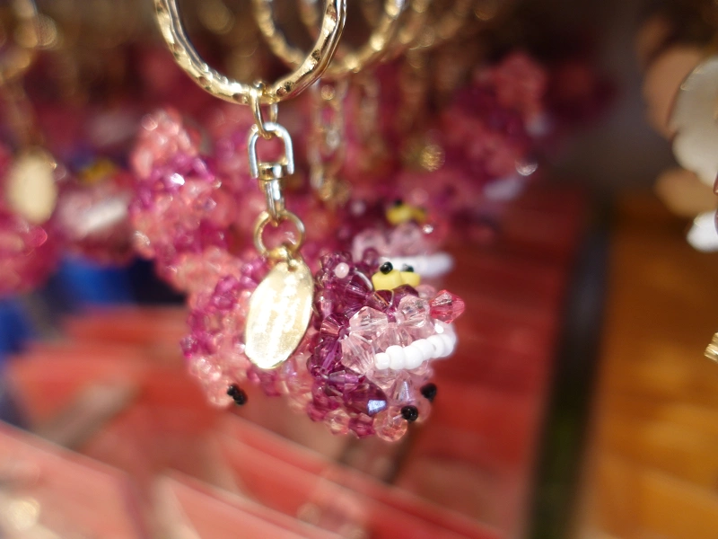 ディズニー チェシャ猫グッズ8選 ディズニーランド シーで買える ふしぎの国のアリス お土産