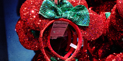 【11/8発売】ディズニークリスマス2021グッズ13選!カチューシャやリースがランド&シーで発売!