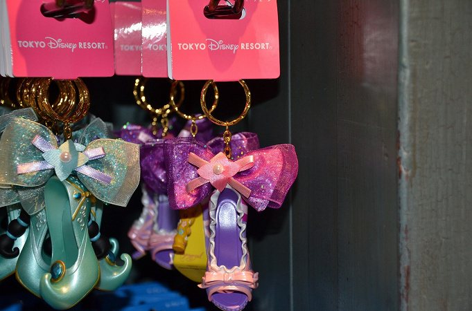 21 ラプンツェルグッズ37選 ディズニーのピアスや文房具など大人かわいいお土産