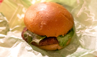 【2022】ディズニーランド&シーのハンバーガーとサンドイッチ特集！種類・販売場所まとめ