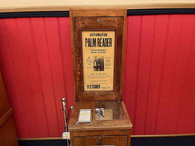 手相占い ペニーアーケード キャステル Castel ディズニー情報