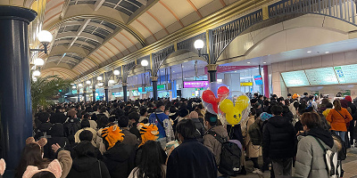【ディズニー】舞浜駅が混雑するのはいつ?朝夜の混雑時間帯と混雑を避ける方法を紹介!