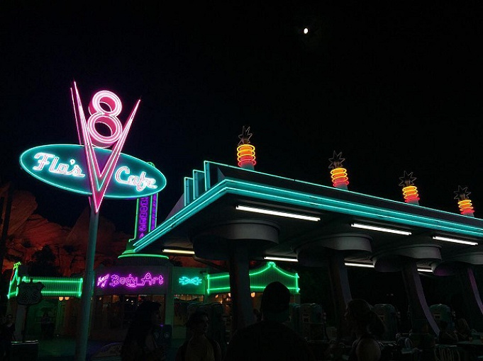 カリフォルニアディズニーおすすめのお土産グッズ 珍しいカーズ スタバコラボグッズも