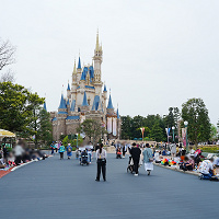 ディズニーでの地蔵におすすめの持ち物は?夏・冬に必要なアイテムも!