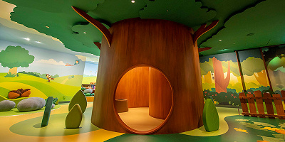 【チップとデールのプレイグラウンド】ディズニーアンバサダーホテルのキッズエリア!専用プラン宿泊でチップとデールに会える!